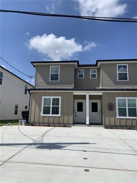 Building Photo - 101 Havana St Unit B