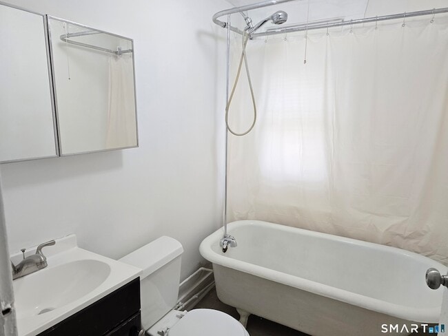 Photo - 103 Capen St