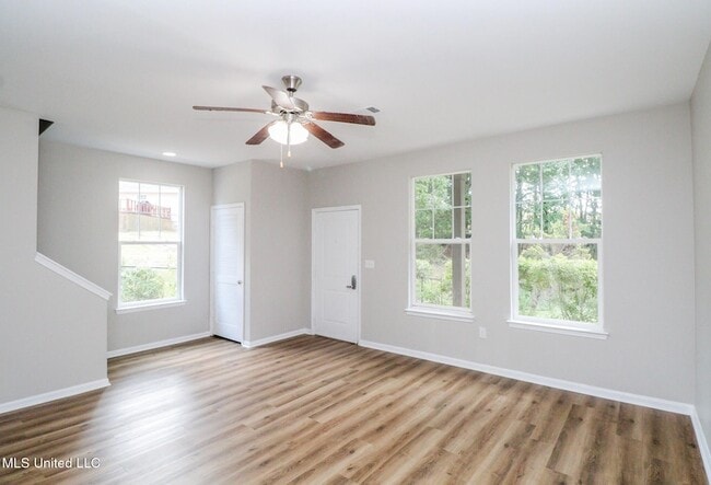 Photo - 511 Olive Branch Way