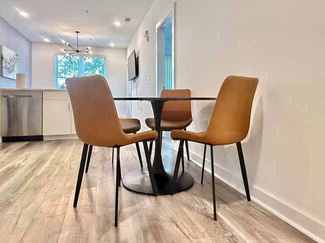 Photo - 525 Parkway Dr NE Unit ID1299408P