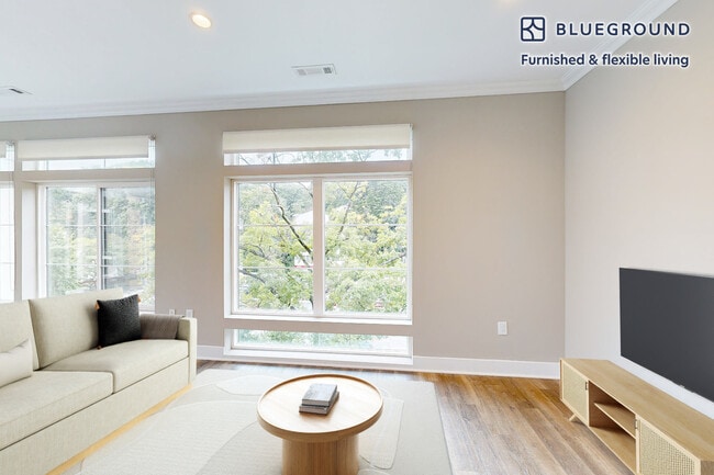 Building Photo - 240 E Shore Rd Unit FL4-ID3426A