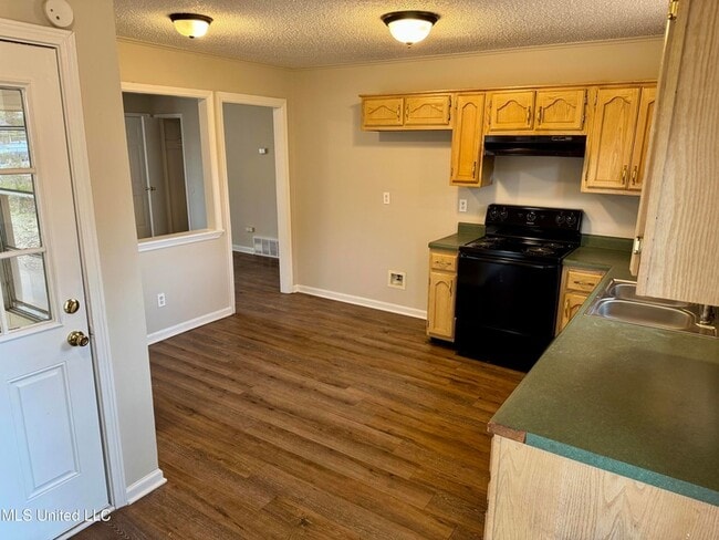 Photo - 8241 Ashbrook Dr