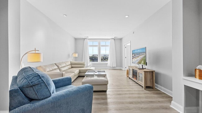 Building Photo - 810 Asbury Ave Unit ID1309023P