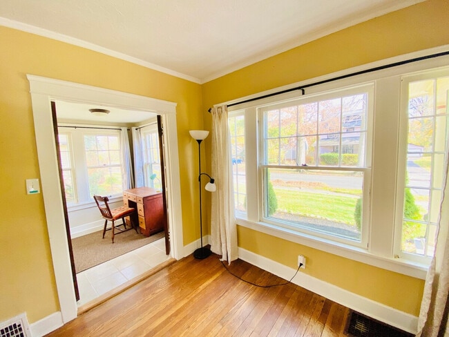 Photo - 1611 Maple Rd Unit ID1057692P