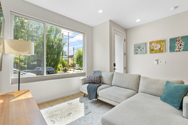 Photo - 6405B 22nd Ave NW Unit SI ID1324823P