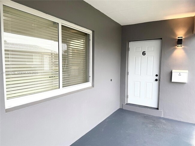 Photo - 2213 Madison St Unit 6