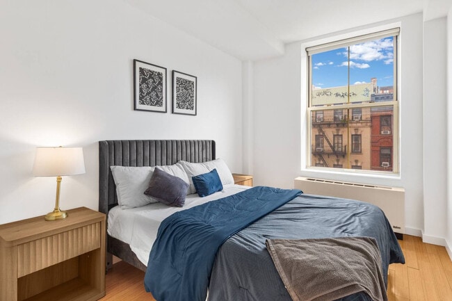 Photo - 17 St Marks Pl Unit SI ID1604393P