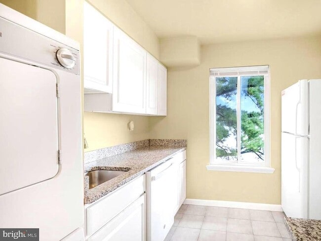 Photo - 4709 Tecumseh St