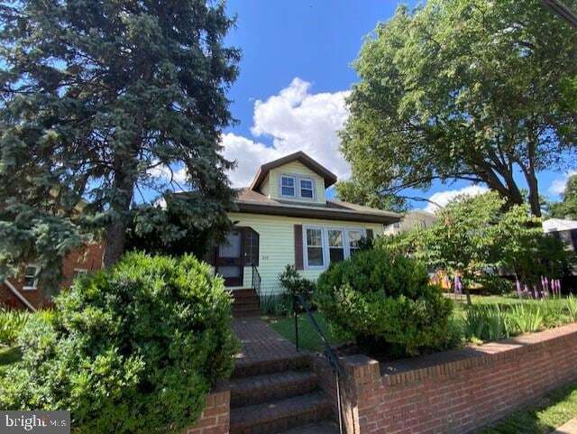 Building Photo - 804 20th St S