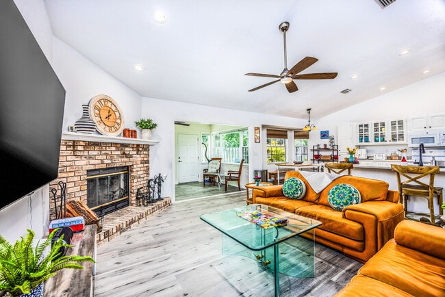 Photo - 4726 NW 27 Pl Unit ID1359122P