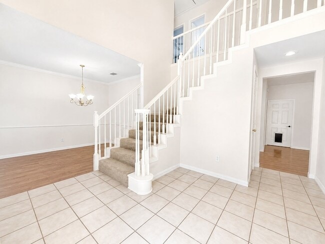 Photo - 709 Ridgemont Dr