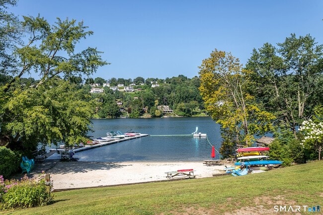 Photo - 19 Candlewood Springs Road