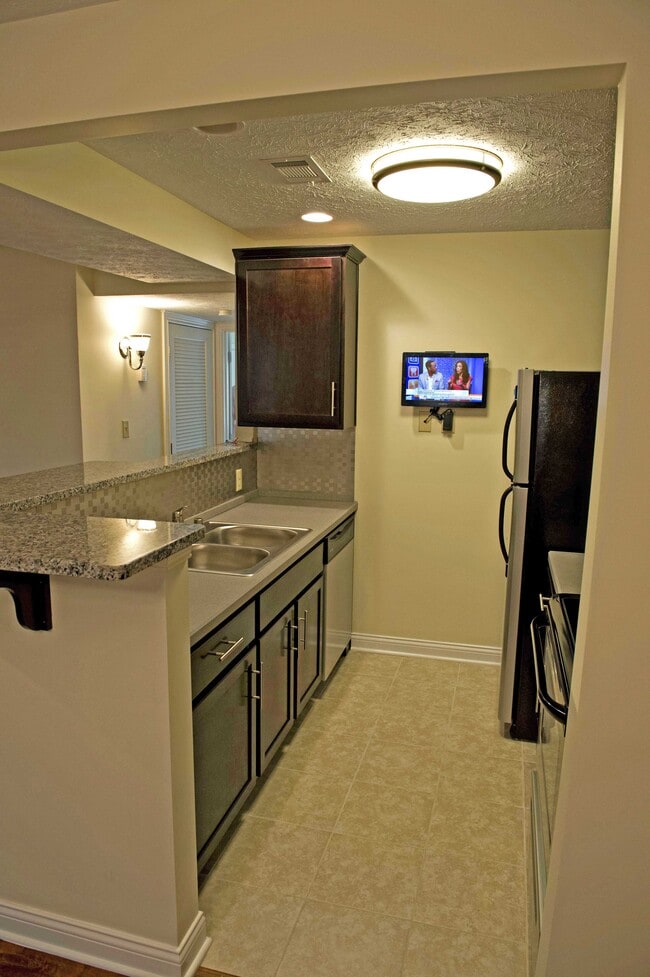 Photo - Park Court Apartments