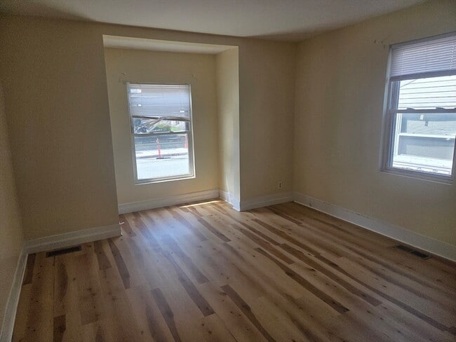 Photo - 210 Farnham St Unit 1