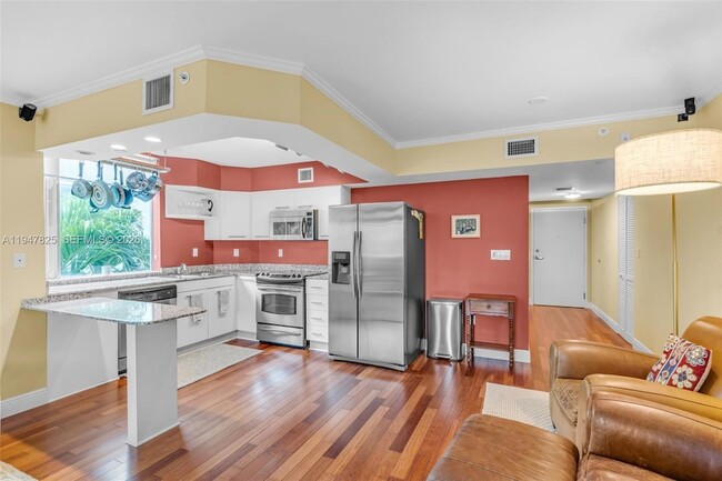 Photo - 1532 Drexel Ave Unit 303