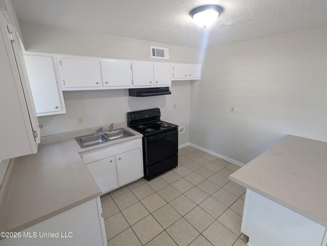 Photo - 6480 Forest Glen Dr