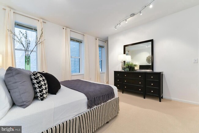 Photo - 1843 Mintwood Pl NW Unit 102