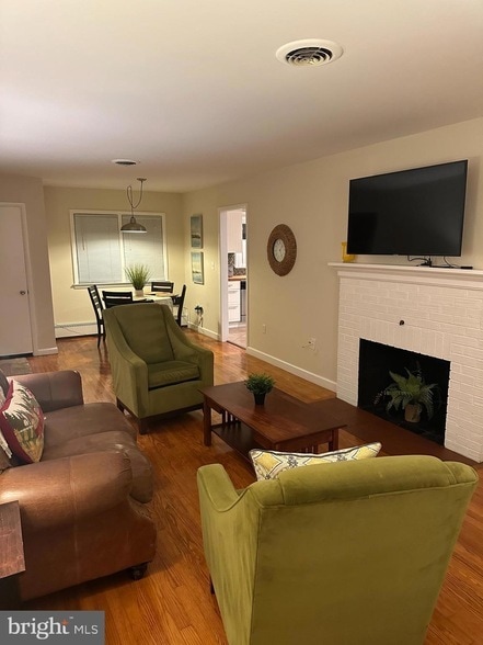 Photo - 8754 Signal Hill Rd