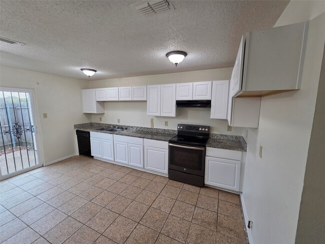 Photo - 10500 Lake June Rd