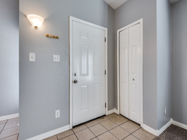 Photo - 4646 Carr St
