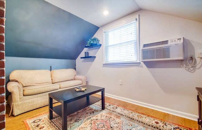 Building Photo - 42 Old Lancaster Rd Unit ID1321809P