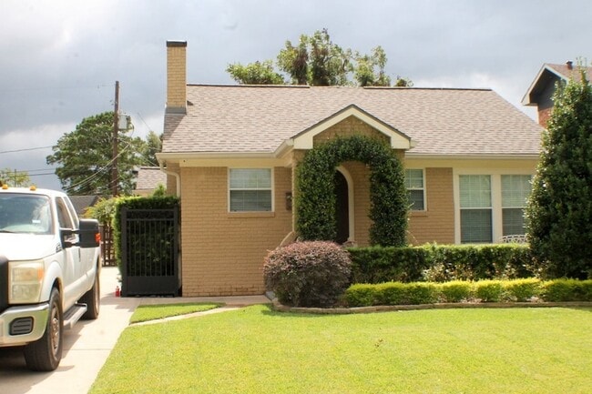 Building Photo - 8234 Bonner Dr