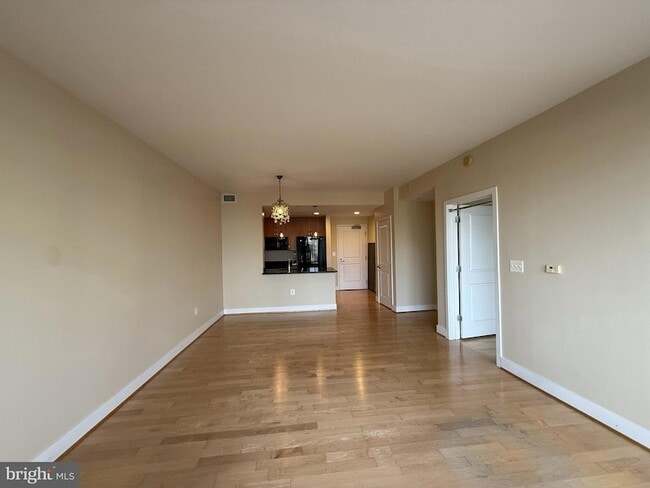 Photo - 4101 Albemarle St NW Unit 321