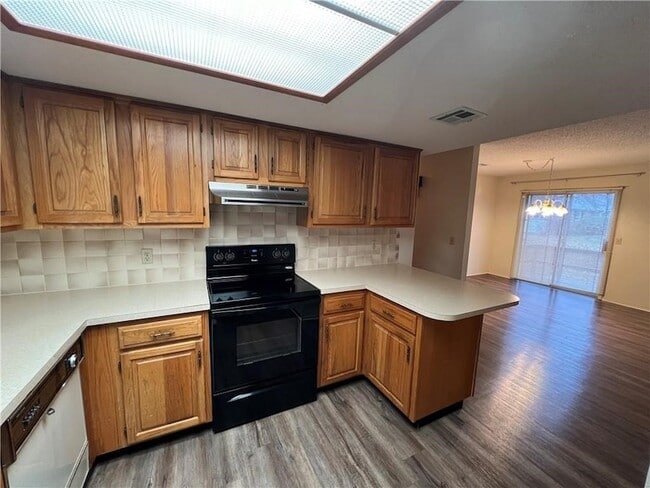 Photo - 323 S 11th Pl