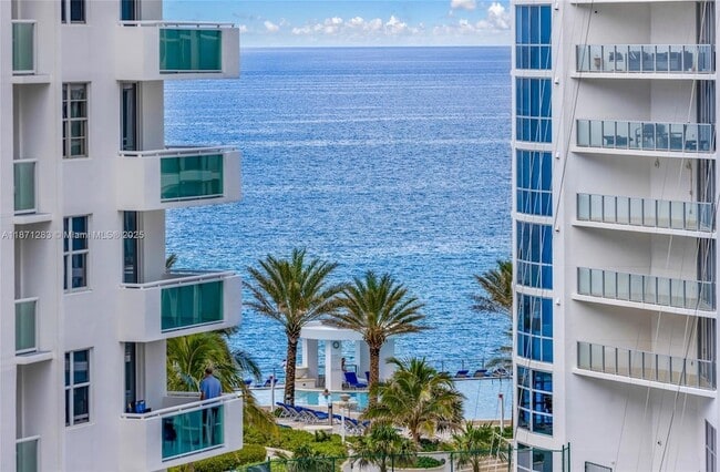 Building Photo - 3000 S Ocean Dr Unit 814