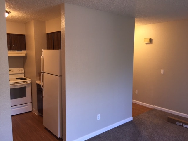 1 bdrm kitchen - Indian Hills