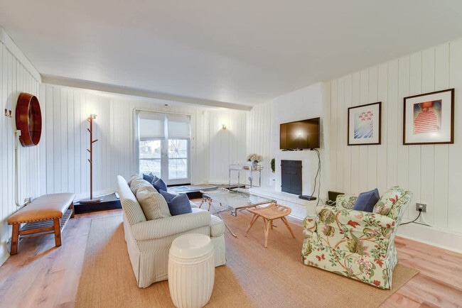 Photo - 2424 Gough St Unit ID1355612P