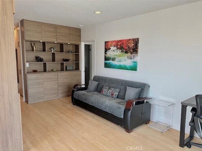 Photo - 1649 Appian Wy Unit 312