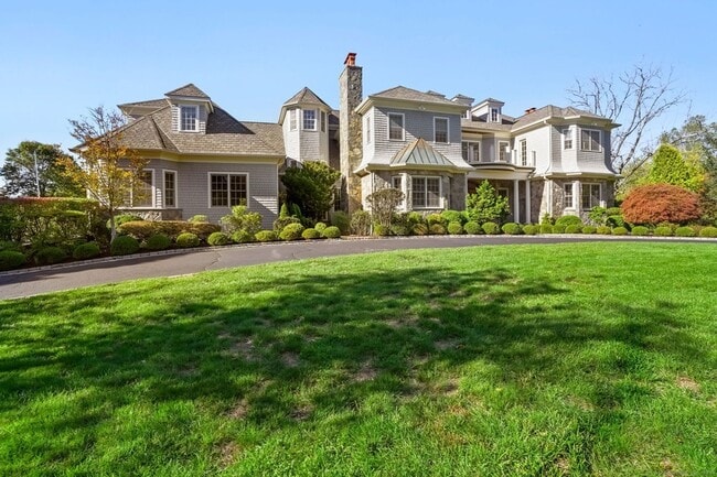 Building Photo - 355 Greens Farms Rd