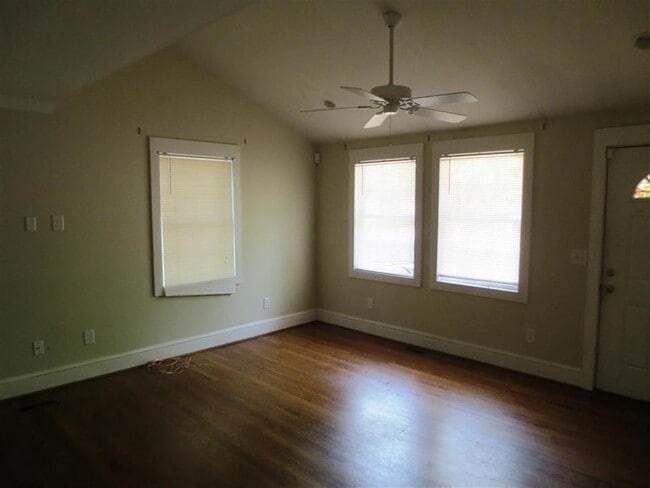 Photo - 305 Summit St