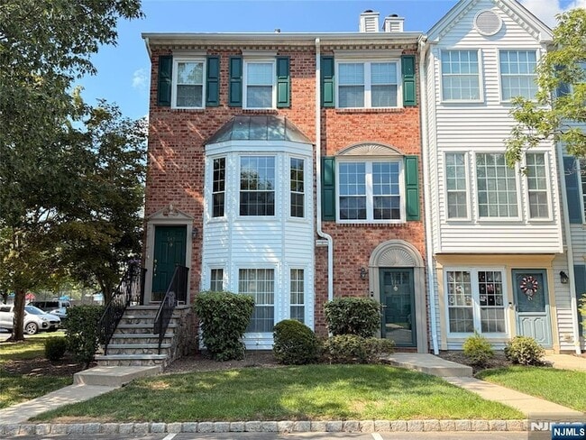 Photo - 744 Pepperidge Rd Unit 32B