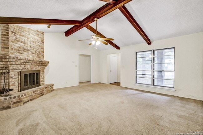 Photo - 302 Gateway St