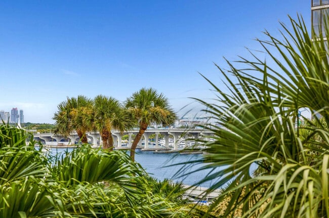 Photo - 1717 N Bayshore Dr Unit ID1281848P