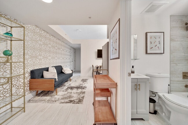 Building Photo - 1432 SW 22nd Ave Unit ID1388875P