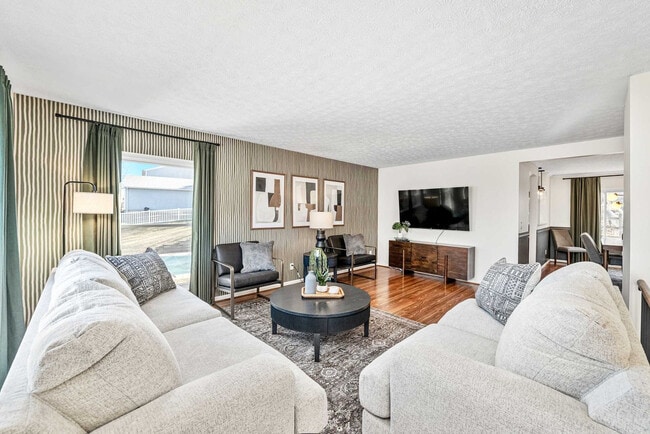 Building Photo - 3491 Danbury Rd Unit SI ID1496136P