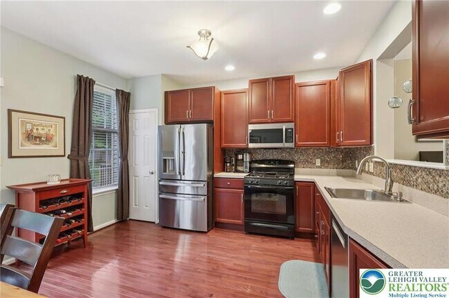 Photo - 5192 Spring Ridge Dr E