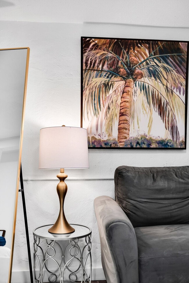 Building Photo - 2610 SW 31st Ave Unit ID1323998P