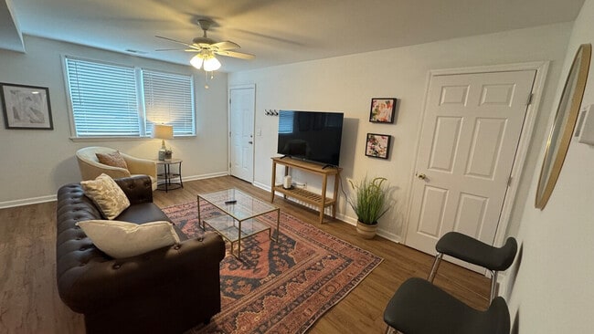 Photo - 2018 Morningside Dr Unit ID1344197P