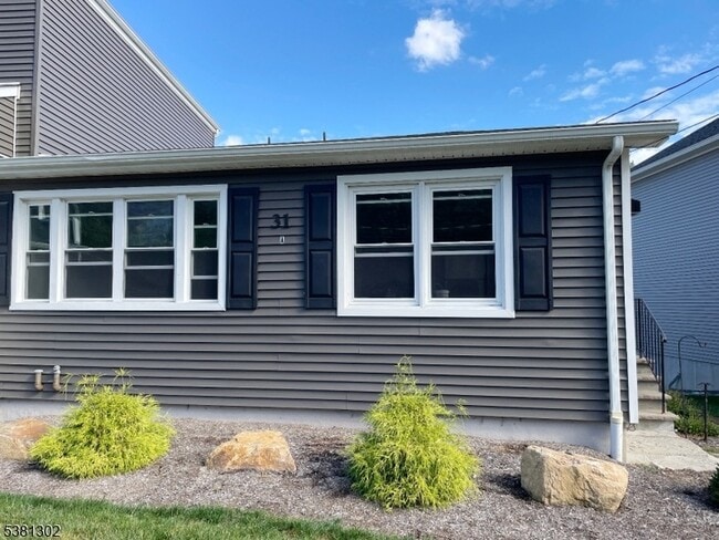 Photo - 31 Lakeside Blvd Unit A