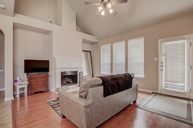 Photo - 2832 Gooseberry Dr