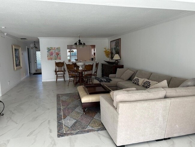 Building Photo - 1720 NW 20th Ave Unit 104