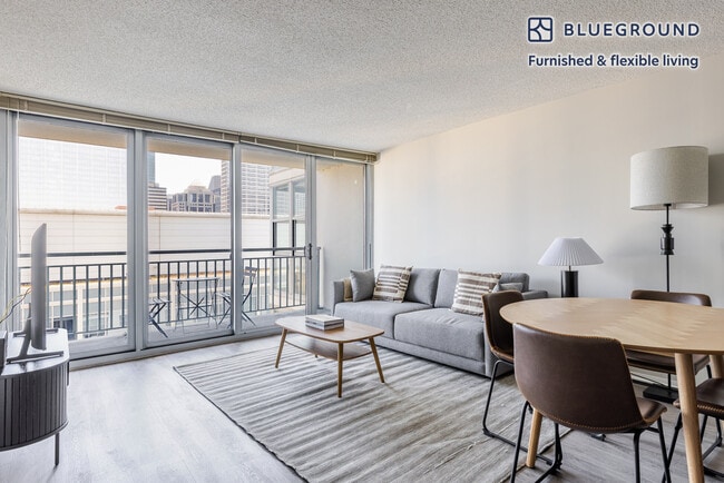 Building Photo - 180 N Jefferson St Unit FL20-ID1215