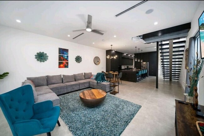 Photo - 1514 NE 5th Ct Unit ID1369637P