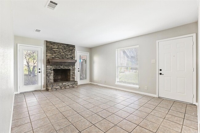 Photo - 1408 Valleyridge Cir Unit 102