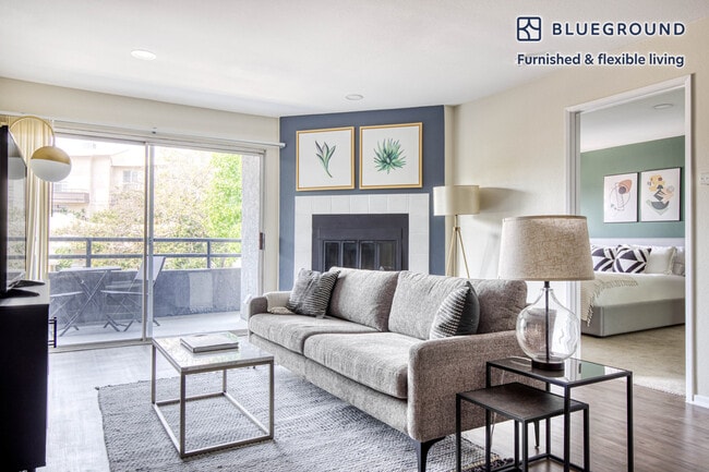 Building Photo - 1626 Malcolm Ave Unit FL1-ID221