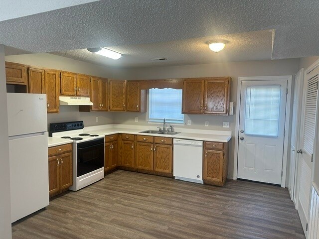 Photo - 2861 Michigan Ave Rd NE